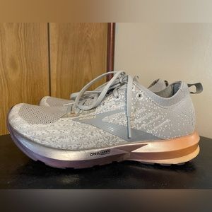 Brooks women’s size 8